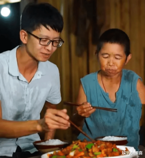 带货|8个月涨粉1800W,不开直播不带货的康仔,究竟是什么来头?