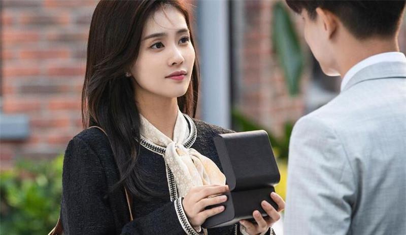 欢欢妈育儿|《一生一世》小说好看吗?为什么它会被奉为是绝美小说?