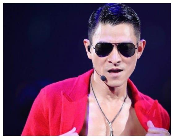 刘德华|为什么周星驰叫星爷而刘德华叫华仔？刘德华4字霸气回应