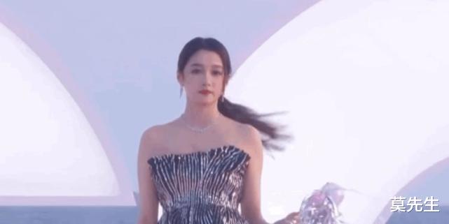 我是歌手|GQ盛典红毯状况多：杨天真王嘉尔像“情侣装”，杨笠辣手摧花