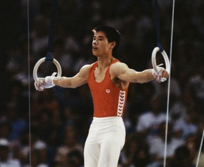 甄嬛传|58岁体操王子李宁现状，身价百亿头发已脱落，美貌妻子依旧有韵味