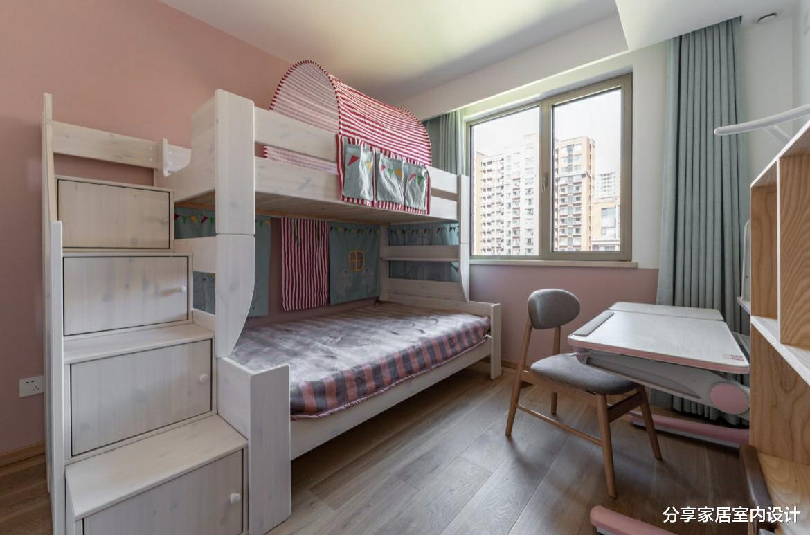 135平三居室，夫妻俩花大量心思设计，打造一家四口幸福新生活