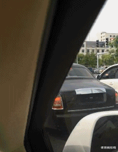 神回复|神回复：假如女朋友发烧40度，王者荣耀晋级赛刚开，你会怎么办？