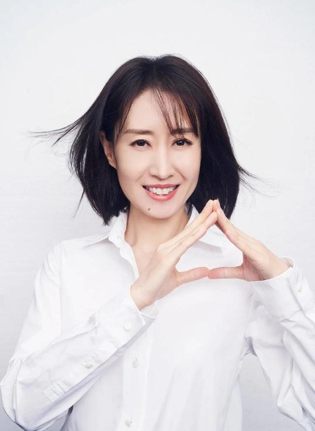 机加工分享赵工|她是靳东、胡歌最敬爱的女人，事业当红期选择生子，却被丈夫抛弃
