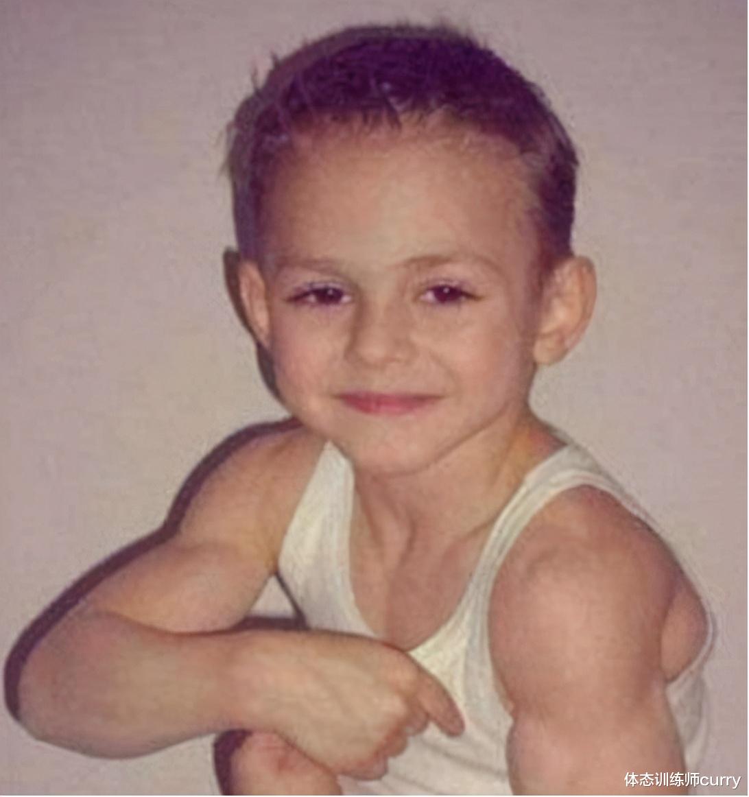 运动员|世上最强壮的小孩是什么样的？巧克力腹肌，爆炸手臂，你打得过吗