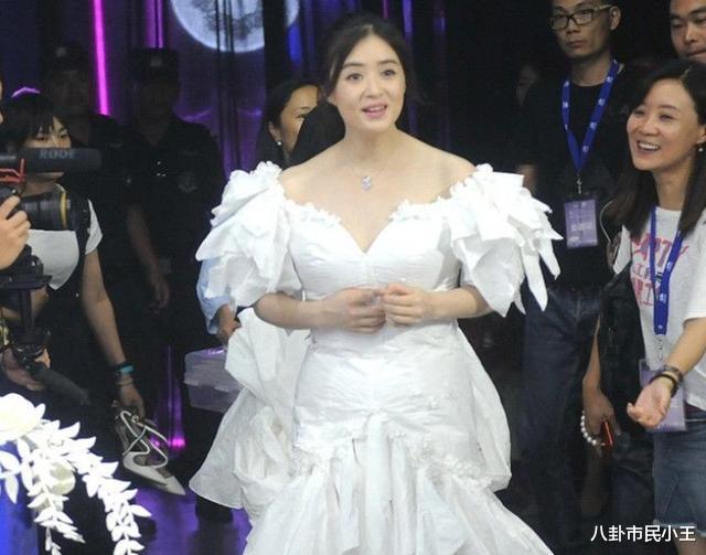 蒋欣|蒋欣瘦身成功，撕下“胖欣”标签，网友：这是要瘦成王子文的节奏