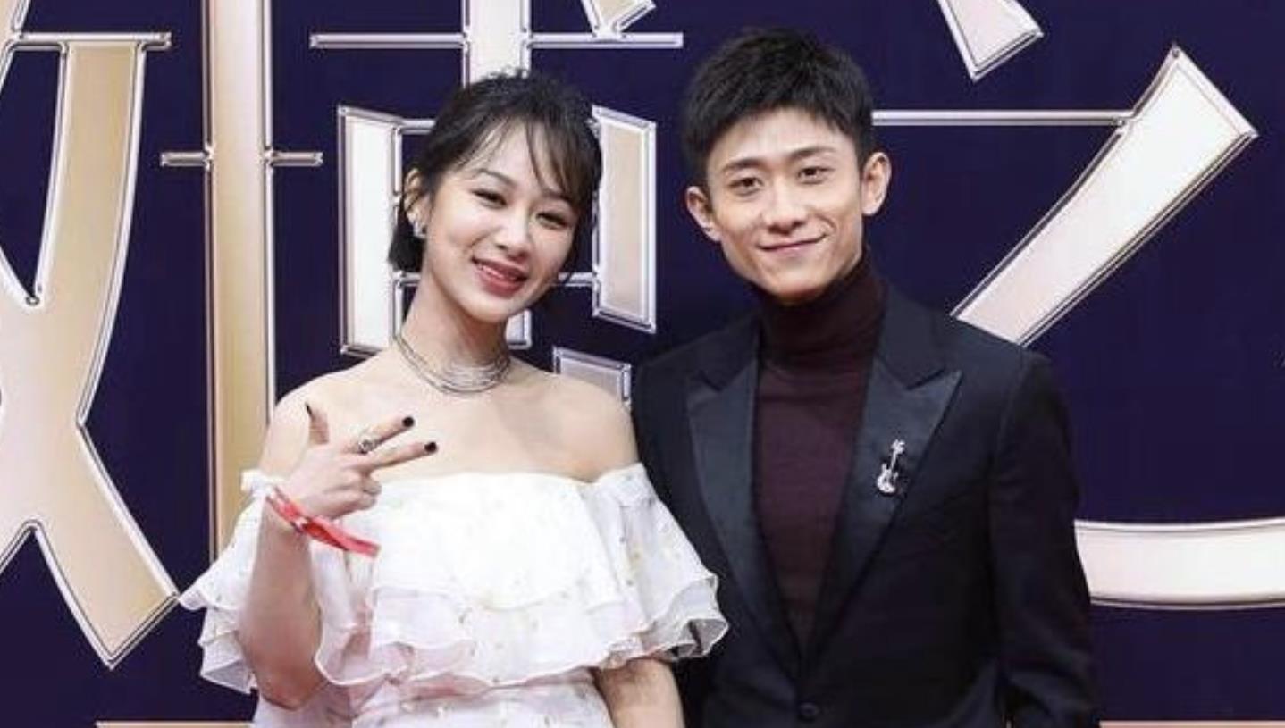 蔡小贩|张一山踩点为杨紫庆生,晒另类合照超感人,暧昧表白“爱你如初雪”