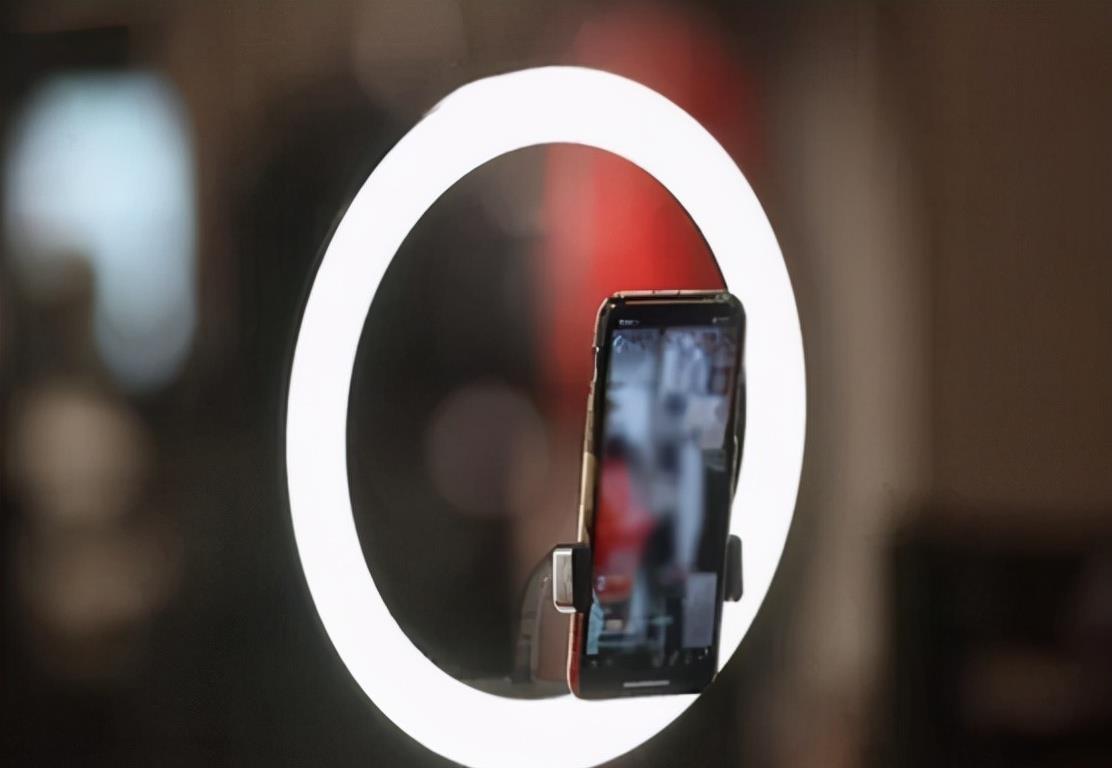 王珞丹|薇娅偷税6.43亿，对应的收入大概是多少？