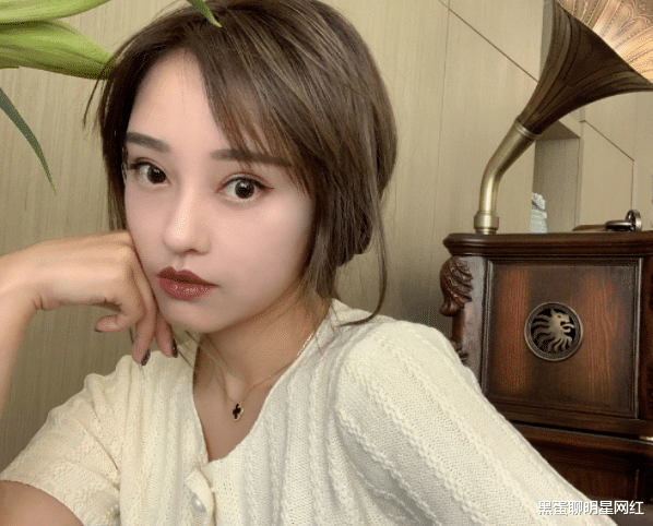 娜美|网红娜美扬言要做“女版辛巴”，直播人气突破200万，遭主播嘲讽