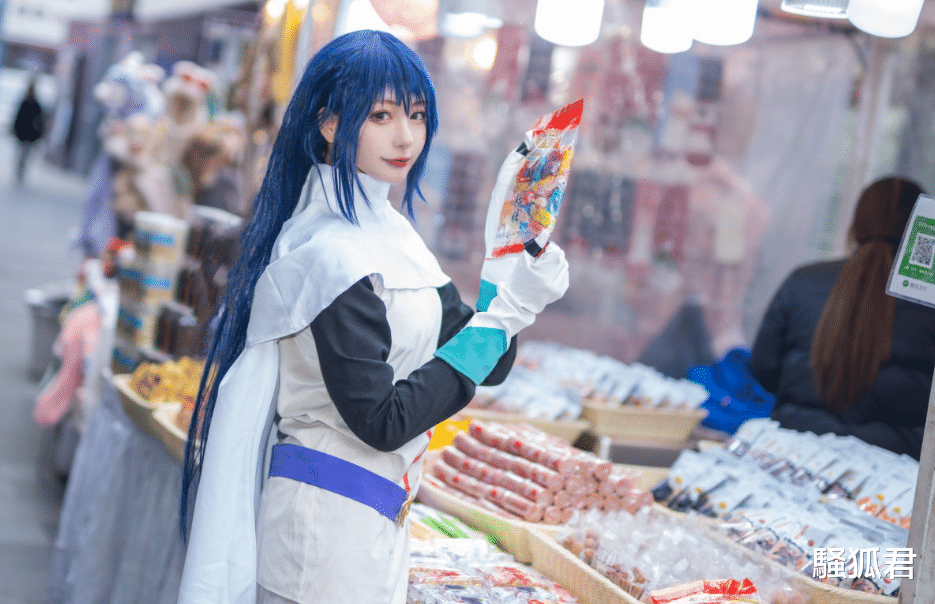 二次元|漫展事件频出暴击二次元风评,妹纸用实力COS快闪万达,惊呆路人