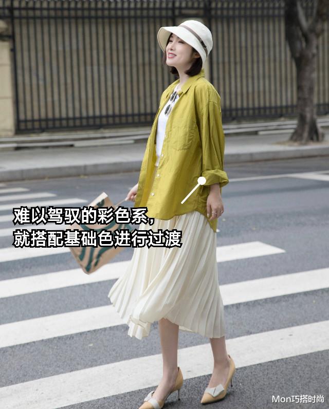 Mon巧搭时尚|这个三伏天,又火了一样“奶奶级”上衫,搭半身裙、阔腿裤都好看
