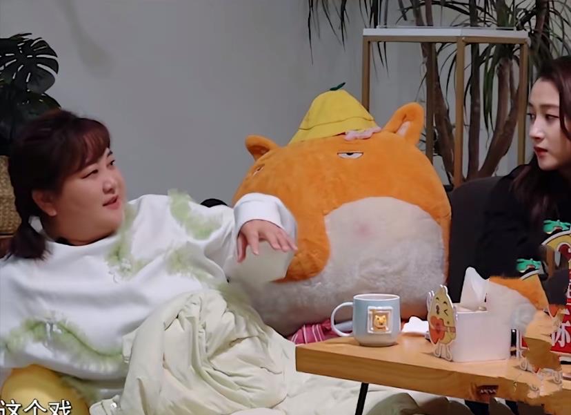 杨洋|杨洋录综艺不停“打嗝”！形象碎一地，被贾玲吐槽：没法和你聊天