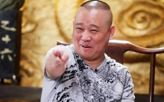 郭德纲|相声演员汪洋直播中坦言，不记恨郭德纲，当年他是受人指使？