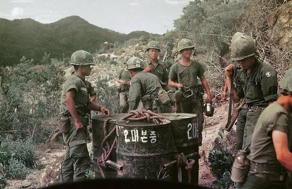 韩国|韩国人抗议《长津湖》中，为啥没有韩国军队，真相是他们溜得太快了