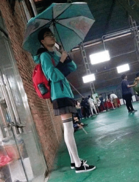 猫|猫:让我想想,最近在减肥,这玩意我能吃吗