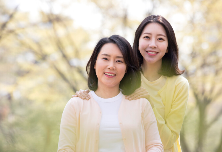 牛奶|母女俩长期睡前喝牛奶，双双确诊乳腺癌，医生叹息：无知害了她们