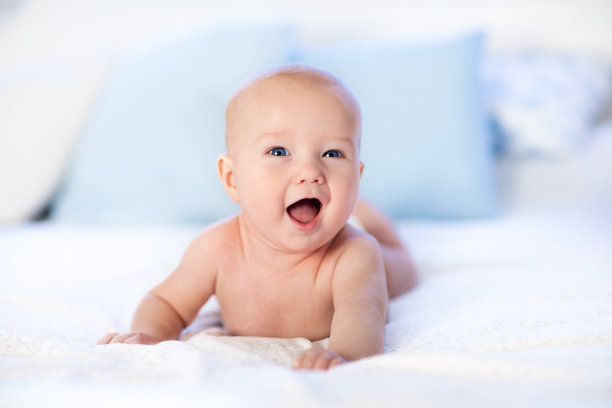 秋香育儿经|宝宝什么时候开始学走路？时间范围搞清楚，过早过晚都不好