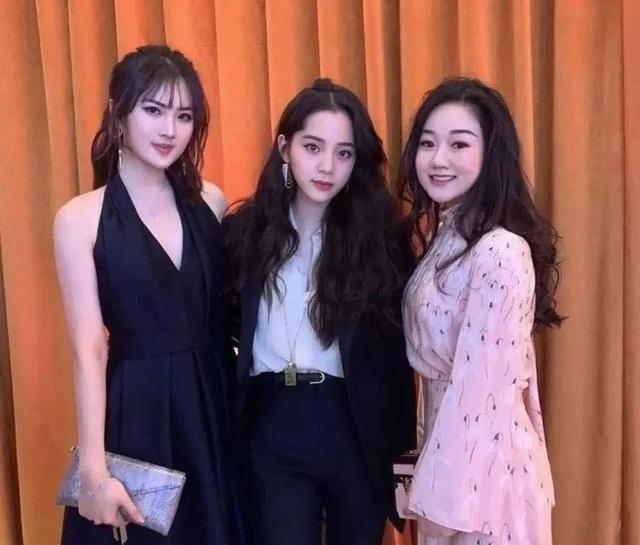 可爱的小猪就是我|孟晚舟被软禁VS姚安娜被富养：为什么既懂事，又受伤的总是长女