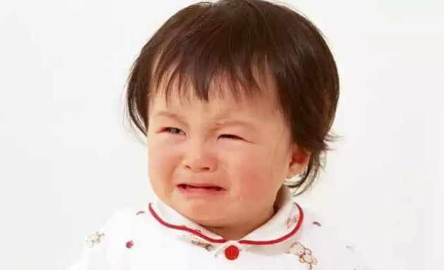 雷五趣说|孩子随时随地的哭，家长一定要注意，判断孩子是假哭还是真哭