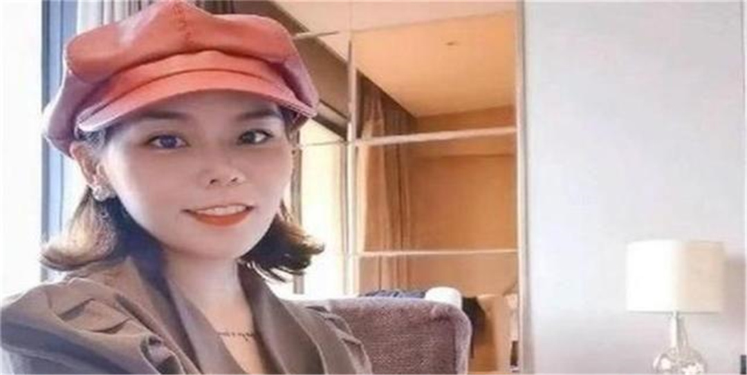 姚策|姚策生前一张照片爆出，痛苦扶着电梯，熊磊在一旁插兜视若无睹