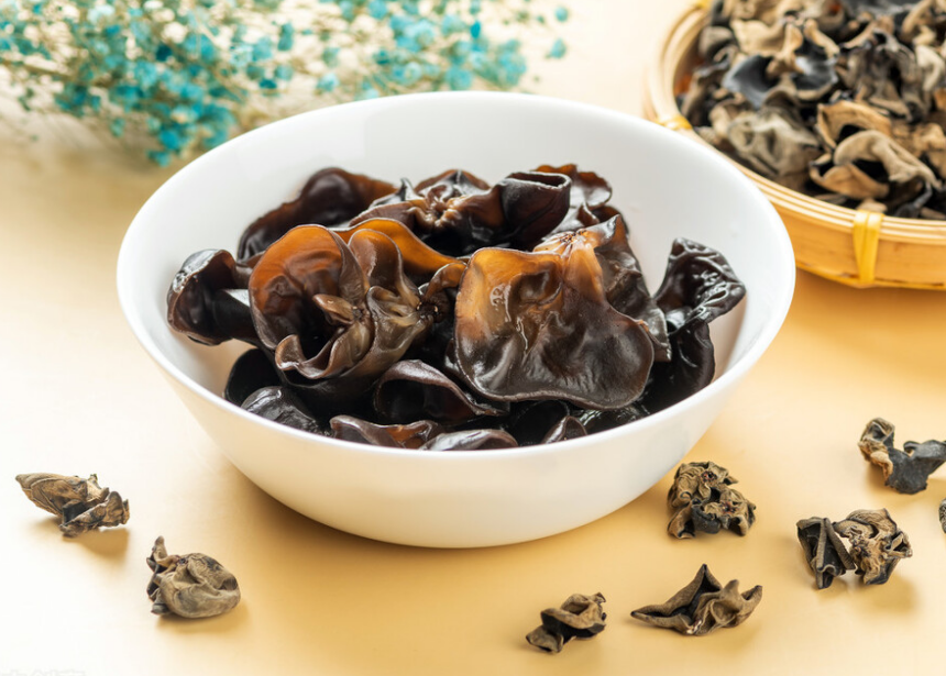 按摩|45岁大姐频繁腹泻,确诊肝癌,医生:1菜吃太多,铁打的肝脏也难扛