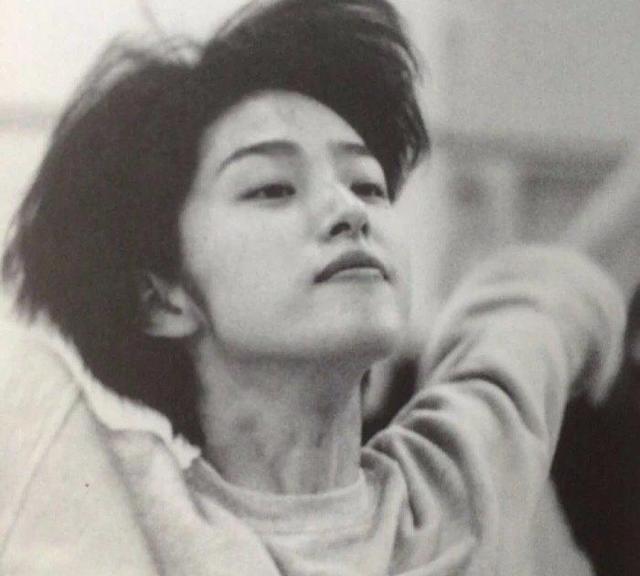 短发|脱胎换骨，剪了短发更好看的美人，你们真的是同一个人吗？