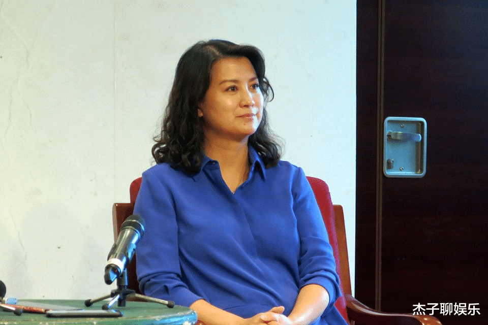 李幼斌|李幼斌：因《亮剑》爆红，为娶3婚史兰芽净身出户，抛弃24年发妻