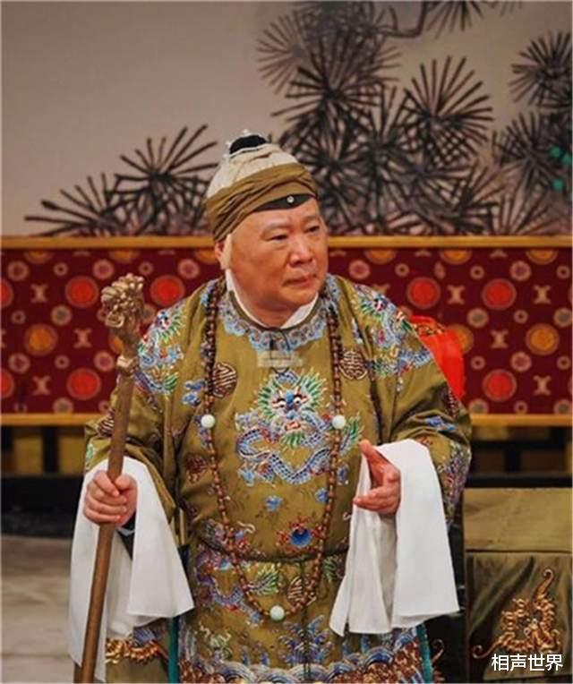 郭德纲|郭德纲蟒袍价值数百万,一个人养活了三个行业