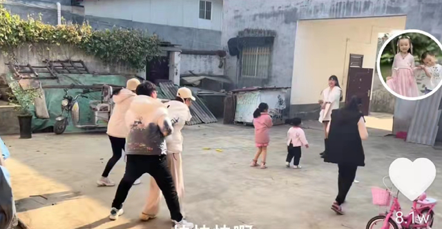 咏梅|田静姐弟玩丢沙包，姚威全程拍照记录，网友：这才是最美好的场景