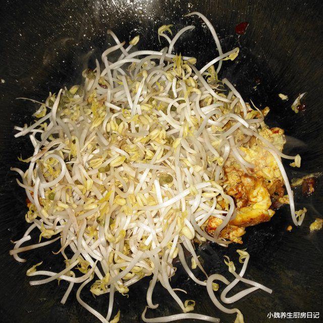 黄豆芽|天然的“清肠菜”找到了，热量比黄瓜低，刮油清肠，越吃越瘦