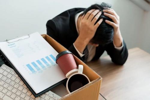 职业教育|地产行业不景气，哪些人更容易被裁？