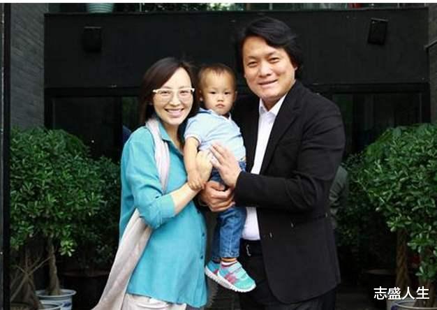 岳丽娜|19岁与导演私奔，在6平米的地下室生下3胎，丈夫用7部剧把她捧红