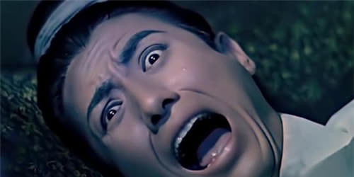 孤单又灿烂的神|清朝一幅“女鬼图”，放大10倍看她在做什么？网友称晚上不敢细看