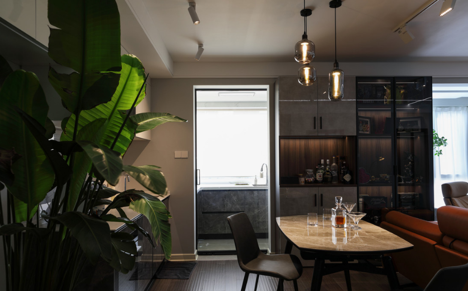 港式轻奢两居室，客餐厅开放式布局，解锁更多对话空间！