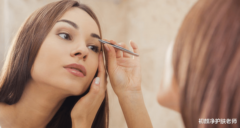 化妆品 为什么你一化妆就长痘？问题可能出在这些细节上！