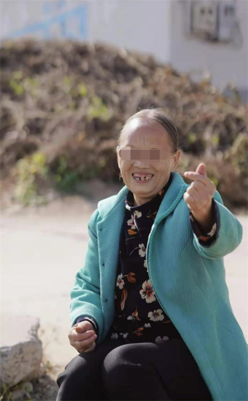 河南女子在抖音刷到一条短视频,扯出了妈妈隐藏35年的秘密