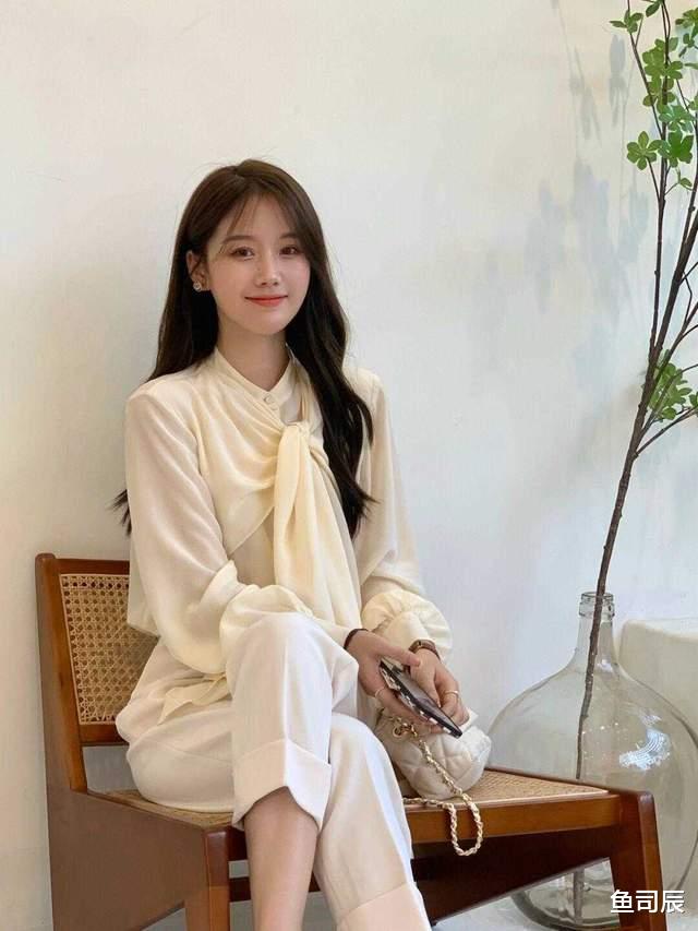 鱼司辰|这才是真正时髦又实用的穿搭，时尚又保暖，怎样都很美