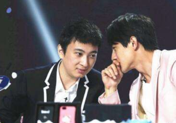 赵丽颖|王思聪:力挺赵丽颖,却入不了眼,最后败给了冯绍峰