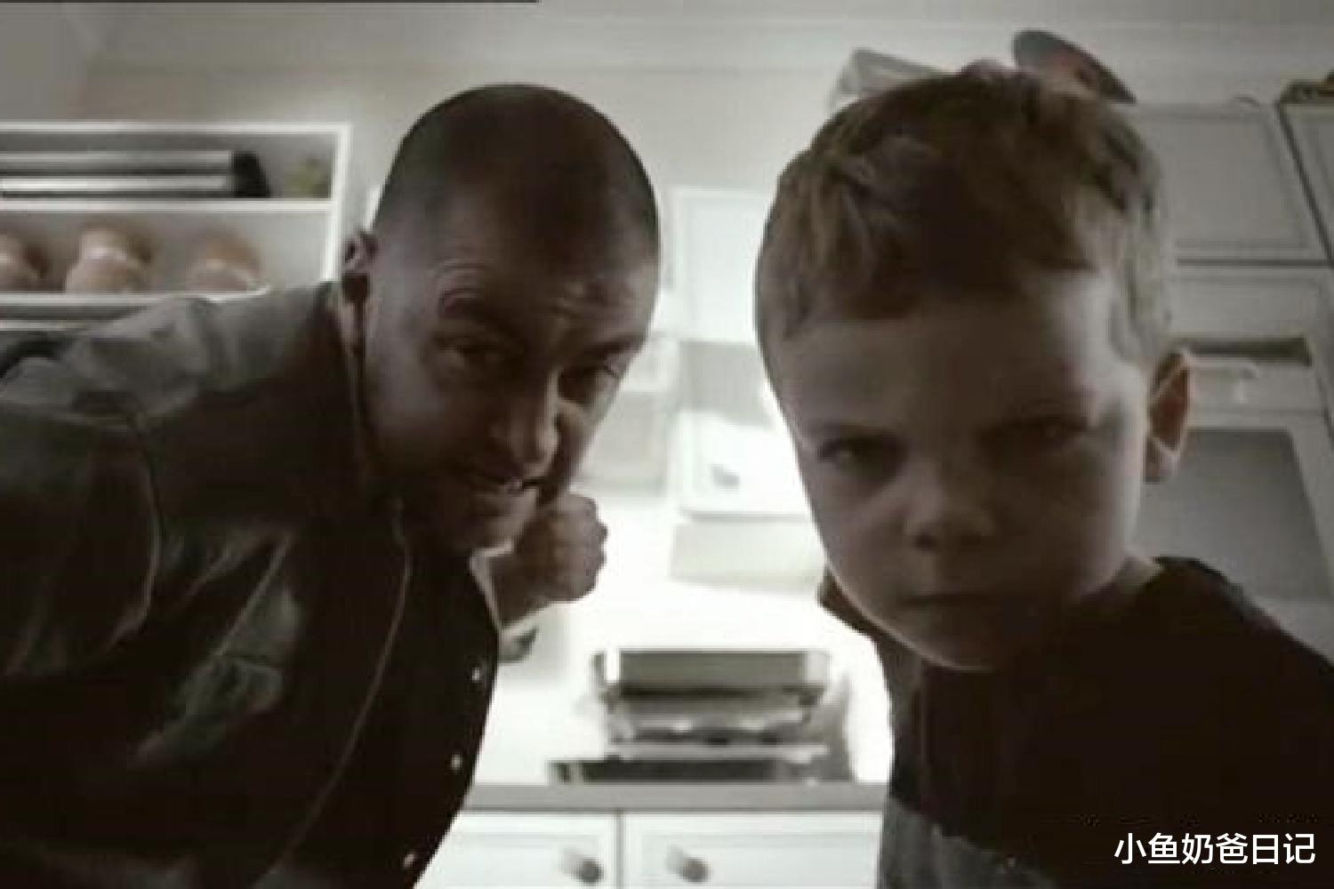 小鱼奶爸日记|13岁女孩夹死猫咪，妈妈：她还是个孩子，多少孩子毁于“慈母”