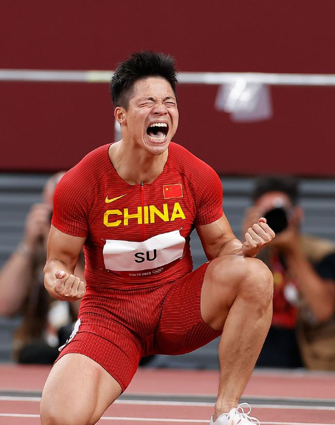 熊猫小飞|起跑的正确姿势是什么?亚洲飞人苏炳添的起跑为什么快?