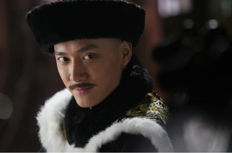 翡翠|从普通侍卫到权倾朝野，全靠慈禧宠爱，死后墓里还翡翠成堆