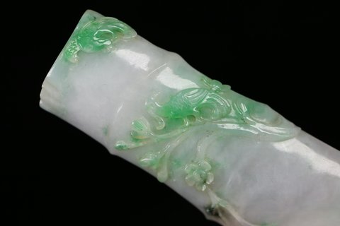 翡翠|清代，翡翠竹节花鸟纹雕件