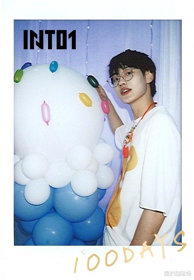 米卡|INTO1成团100天照片，周柯宇清冷，米卡造型独特，看到刘宇：爱了