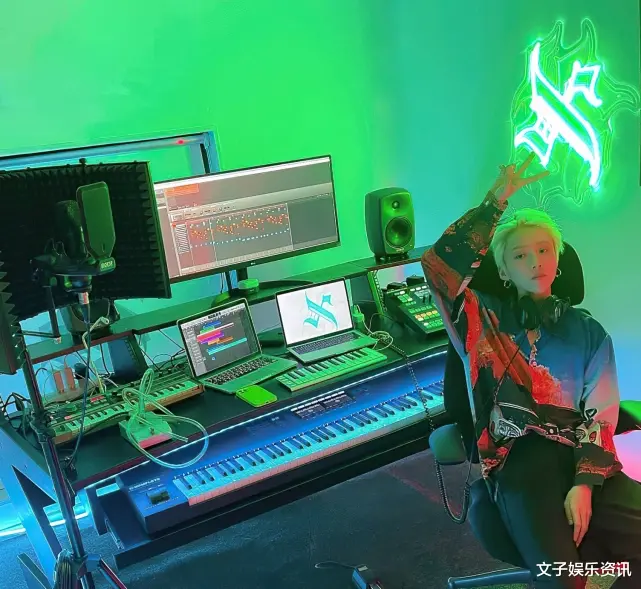 刘雨昕|杨紫下台时险摔倒，工作人员置之不理，刘雨昕一个举动暴露人品