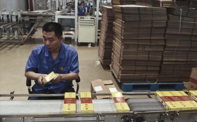 高校|135人中41人是研究生，卷烟厂都要求高学历了？卷烟厂：至少本科