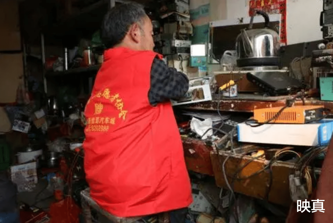 |真爱！1.7米陈桂云嫁给身高1米“矮哥”，没婚礼没钻戒，恩爱16年