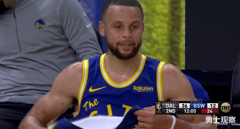 斯蒂芬·库里|5500万薪资，15分+9失误，惨败30分，有谁注意库里的表情？