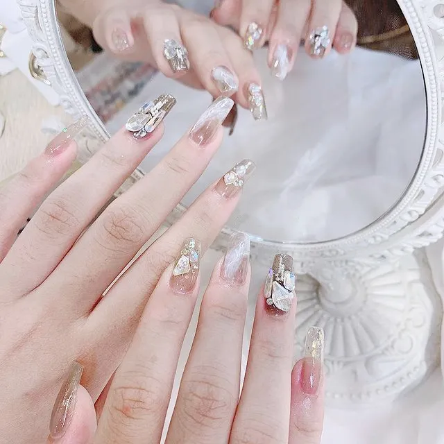 美甲|简约不花哨的INS风美甲，很高级~