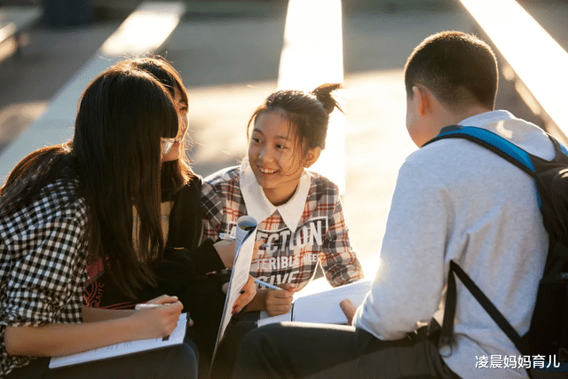 凌晨妈妈育儿|“一到寒暑假就崩溃，家中没人看孩子”，家长建议：取消假期吧