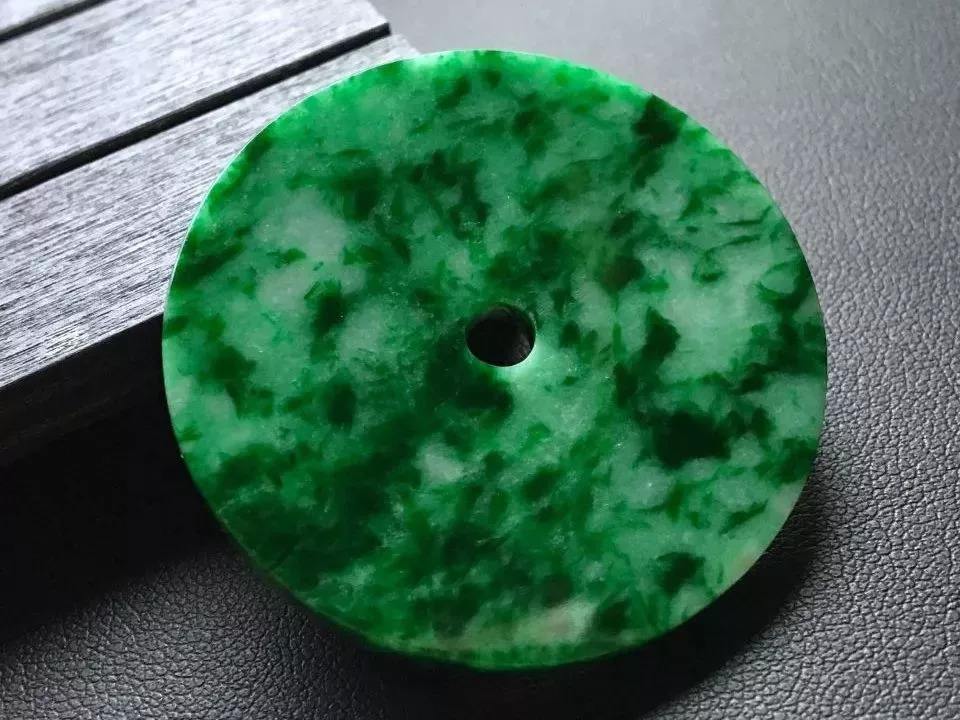 刘亦菲|?花青种是不值钱的低档货？却受到刘亦菲的偏爱，身价高达152万